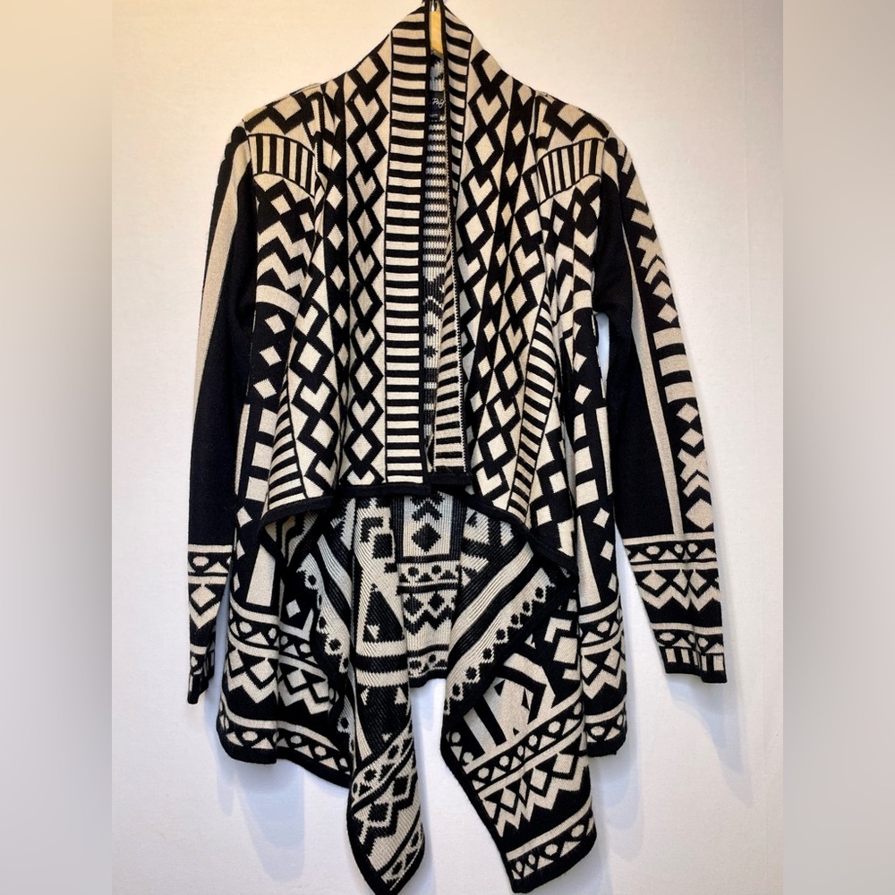 Charlie Paige S M Open Front Long Cardigan Sweater Graphic Print